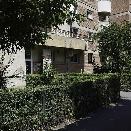Apartment Classic Near The City Center